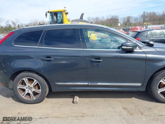 2014 Volvo XC60 3.0L R-Design Premier Plus with VIN YV4902DZXE2545921, listed as a IAAI auction lot 42026506 with 232,903 mi miles. Bid and sale history available at carsss.com. Image 14.