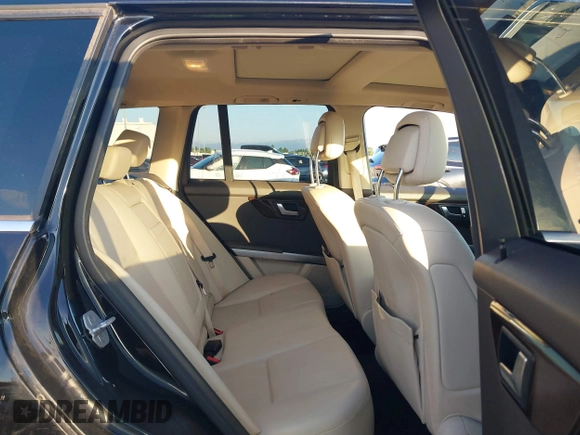 2014 Mercedes-Benz GLK 350 with VIN WDCGG5HB6EG176802, listed as a IAAI auction lot 40964778 with 186,669 mi miles and . Bid and sale history available at carsss.com. Image 8.