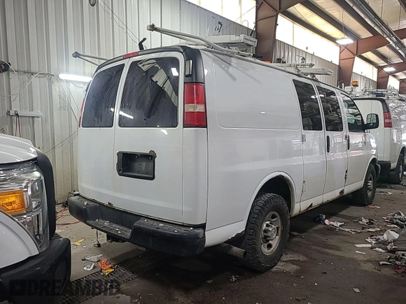 2014 Chevrolet Express Cargo z VIN 1GCWGFCA6E1197965, wystawiony jako IAAI lot #42511886 z przebiegiem 199 293 mil mil oraz . Historia ofert i sprzedaży dostępna na DreamBid. Obrazek 8.