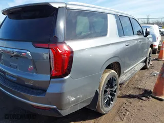 2022 GMC Yukon XL SLT with VIN 1GKS2GKD5NR287659, listed as a IAAI auction lot 41695755 with 32,466 mi miles. Bid and sale history available at carsss.com. Image 4.