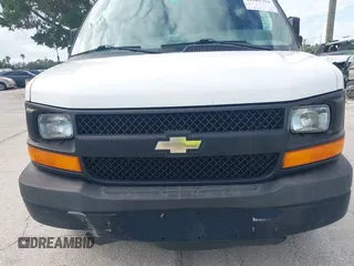 2013 Chevrolet Express Cargo z VIN 1GCSGAFX1D1178983, wystawiony jako IAAI lot #42161794 z przebiegiem 203 985 mil mil oraz . Historia ofert i sprzedaży dostępna na DreamBid. Obrazek 6.