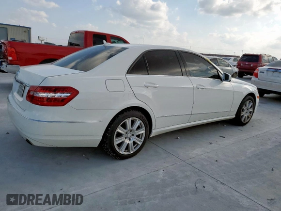 2013 Mercedes-Benz E 350 Luxury with VIN WDDHF5KB5DA728352, listed as a Copart auction lot 59737655 with 68,286 mi miles and Salvage title. Bid and sale history available at DreamBid. Image 3.