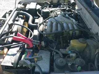 2000 Toyota 4Runner SR5 z VIN JT3GN86R2Y0143522, wystawiony jako IAAI lot #43200415 z przebiegiem 292 947 mil mil oraz . Historia ofert i sprzedaży dostępna na DreamBid. Obrazek 12.