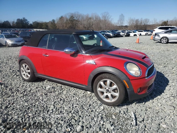 2010 MINI Convertible S z VIN WMWMS3C57ATZ85589, wystawiony jako Copart lot #41797795 z przebiegiem 128 059 mil mil oraz Czysty tytuł • Clean title. Historia ofert i sprzedaży dostępna na DreamBid. Obrazek 4.
