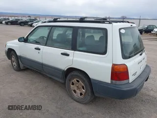 1998 Subaru Forester L with VIN JF1SF635XWH753021, listed as a IAAI auction lot 41541975 with 236,425 mi miles. Bid and sale history available at carsss.com. Image 3.