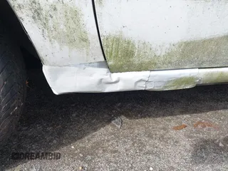 1998 Toyota Camry LE z VIN 4T1BG22K2WU225323, wystawiony jako IAAI lot #41884893 z przebiegiem 262 222 mil mil oraz . Historia ofert i sprzedaży dostępna na DreamBid. Obrazek 6.