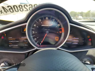 2016 McLaren 650S z VIN SBM11FAA6GW006251, wystawiony jako Copart lot #70628064 z przebiegiem 13 452 mil mil oraz Szkody całkowita. Historia ofert i sprzedaży dostępna na DreamBid. Obrazek 9.