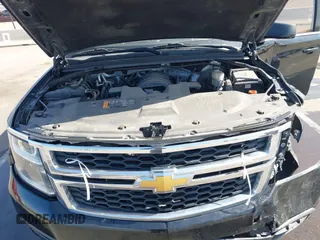 2018 Chevrolet Suburban LT z VIN 1GNSCHKC4JR111130, wystawiony jako IAAI lot #42383199 z przebiegiem 44 584 mil mil oraz . Historia ofert i sprzedaży dostępna na DreamBid. Obrazek 10.