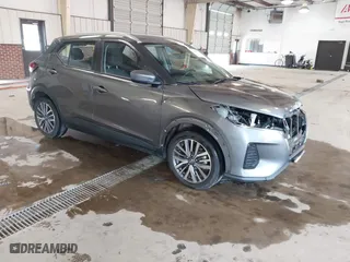 2022 Nissan Kicks SV with VIN 3N1CP5CV1NL502543, listed as a IAAI auction lot 41699596 with 66,788 mi miles. Bid and sale history available at carsss.com. Image 1.