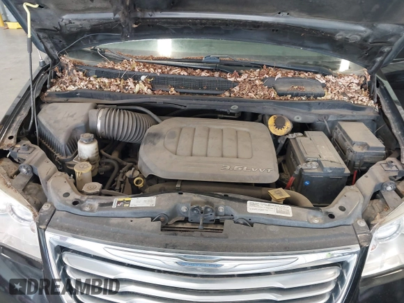 2015 Chrysler Town & Country Touring with VIN 2C4RC1BGXFR552294, listed as a IAAI auction lot 42168598 with 155,388 mi miles. Bid and sale history available at carsss.com. Image 10.