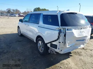 2024 Kia Carnival LX with VIN KNDNB4H36R6321007, listed as a IAAI auction lot 41224096 with 22,004 mi miles. Bid and sale history available at carsss.com. Image 3.