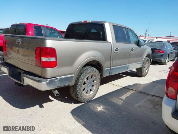 2006 Lincoln Mark LT with VIN 5LTPW16556FJ07344, listed as a IAAI auction lot 41837852 with 165,962 mi miles. Bid and sale history available at carsss.com. Image 4.