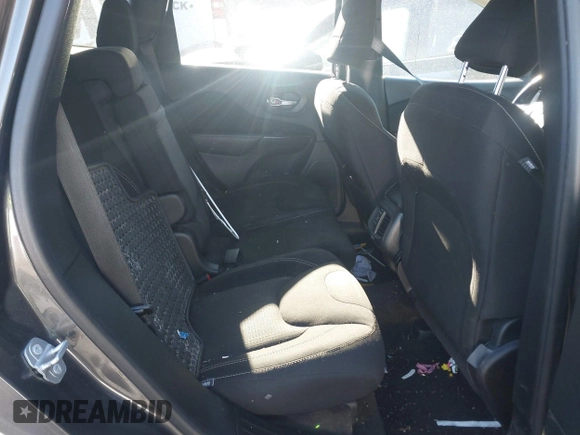 2016 Jeep Cherokee Latitude with VIN 1C4PJMCB1GW368212, listed as a IAAI auction lot 41017403 with 83,572 mi miles and . Bid and sale history available at carsss.com. Image 8.