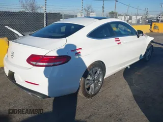 2017 Mercedes-Benz C 300 with VIN WDDWJ4JB4HF505505, listed as a IAAI auction lot 41413118 with 33,022 mi miles and . Bid and sale history available at carsss.com. Image 4.