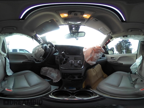 2018 Toyota Sienna XLE Auto Access Seat with VIN 5TDYZ3DC8JS932914, listed as a IAAI auction lot 41178252 with 112,009 mi miles. Bid and sale history available at carsss.com. Image 20.