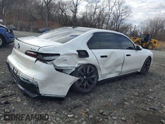 2024 BMW 7 Series 760i xDrive z VIN WBA33EJ00RCR97722, wystawiony jako Copart lot #47342765 z przebiegiem 3 921 mil mil oraz Szkoda całkowita • Salvage title. Historia ofert i sprzedaży dostępna na DreamBid. Obrazek 3.