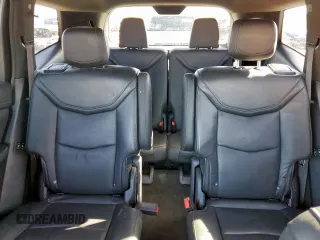 2020 Cadillac XT6 FWD Premium Luxury z VIN 1GYKPCRS7LZ131298, wystawiony jako Copart lot #50196605 z przebiegiem 63 320 mil mil oraz Czysty tytuł • Clean title. Historia ofert i sprzedaży dostępna na DreamBid. Obrazek 10.