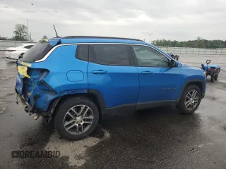2020 Jeep Compass Altitude with VIN 3C4NJCBB3LT258572, listed as a Copart auction lot 51992325 with 141,022 mi miles and Salvage title. Bid and sale history available at DreamBid. Image 3.