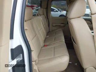 2009 Chevrolet Silverado 1500 with VIN 2GCEK390491107199, listed as a IAAI auction lot 40873335 with 129,417 mi miles and . Bid and sale history available at DreamBid. Image 8.