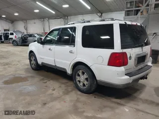 2003 Lincoln Navigator Luxury with VIN 5LMFU28RX3LJ31607, listed as a IAAI auction lot 41912435 with 206,141 mi miles. Bid and sale history available at carsss.com. Image 3.