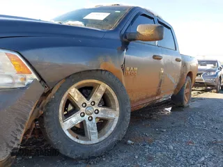 2018 Ram 1500 Express with VIN 3C6RR7KT7JG265063, listed as a IAAI auction lot 41388930 with 152,905 mi miles and . Bid and sale history available at DreamBid. Image 6.