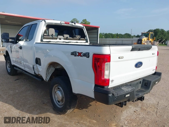 2017 Ford F-250 XLT z VIN 1FT7X2B6XHEE20192, wystawiony jako IAAI lot #42589586 z przebiegiem 132 332 mil mil oraz . Historia ofert i sprzedaży dostępna na DreamBid. Obrazek 3.