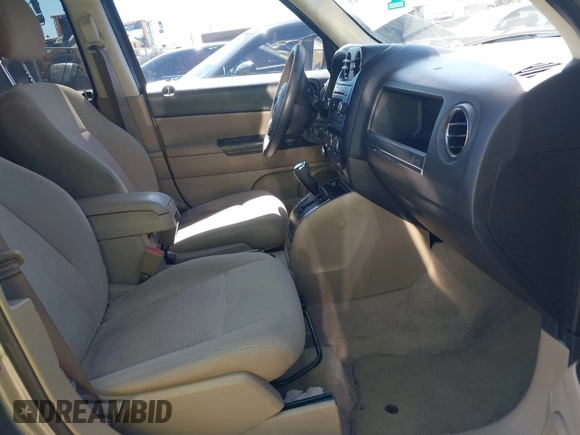 2013 Jeep Patriot Sport z VIN 1C4NJPBB8DD168770, wystawiony jako IAAI lot #41923641 z przebiegiem 104 747 mil mil oraz . Historia ofert i sprzedaży dostępna na DreamBid. Obrazek 5.