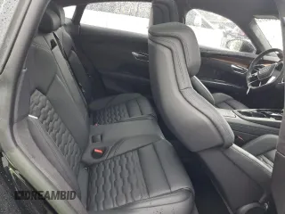 2022 Audi RS e-tron GT z VIN WAUAHBFW9N7904526, wystawiony jako Copart lot #68278973 z przebiegiem 8103 mil mil oraz . Historia ofert i sprzedaży dostępna na DreamBid. Obrazek 10.