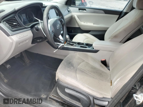 2018 Hyundai Sonata SE z VIN 5NPE24AF9JH620845, wystawiony jako Copart lot #55620115 z przebiegiem 185 229 mil mil oraz Szkoda całkowita • Salvage title. Historia ofert i sprzedaży dostępna na DreamBid. Obrazek 7.