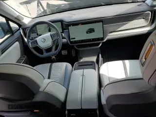 2023 Rivian R1S Adventure z VIN 7PDSGABA5PN010593, wystawiony jako Copart lot #52508835 z przebiegiem 16 962 mil mil oraz Szkody całkowita. Historia ofert i sprzedaży dostępna na DreamBid. Obrazek 8.