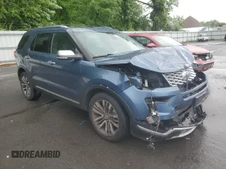 2018 Ford Explorer Platinum z VIN 1FM5K8HT9JGA66466, wystawiony jako Copart lot #56794895 z przebiegiem 84 733 mil mil oraz Szkoda całkowita • Salvage title. Historia ofert i sprzedaży dostępna na DreamBid. Obrazek 4.