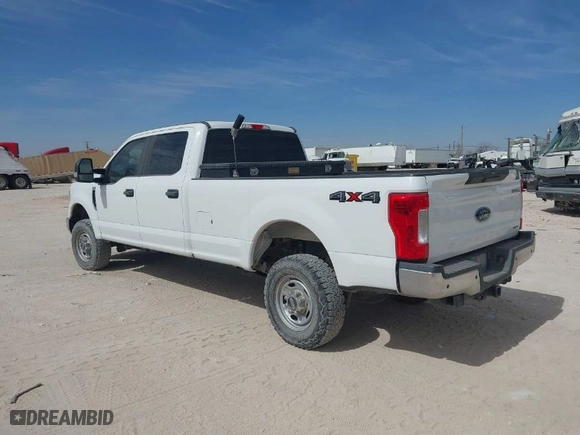 2017 Ford Super Duty F-250 SRW Lariat with VIN 1FT7W2B69HED25657, listed as a IAAI auction lot 41675676 with 169,995 mi miles. Bid and sale history available at carsss.com. Image 3.