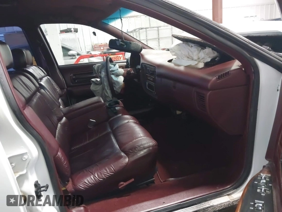 1996 Chevrolet Caprice 1SA Special Value z VIN 1G1BL52P3TR165928, wystawiony jako IAAI lot #41271004 z przebiegiem 130 794 mil mil oraz . Historia ofert i sprzedaży dostępna na DreamBid. Obrazek 5.