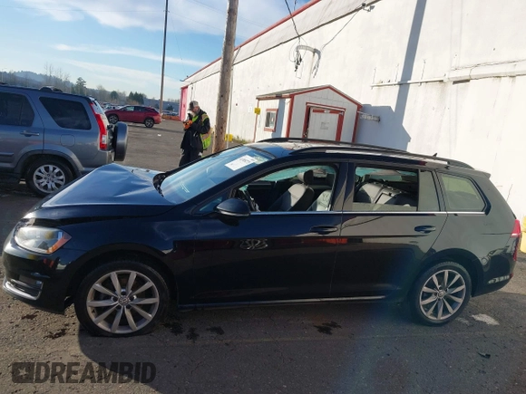 2015 Volkswagen Golf SportWagen TSI SE with VIN 3VWC17AU0FM513448, listed as a IAAI auction lot 41385273 with 158,861 mi miles. Bid and sale history available at carsss.com. Image 14.