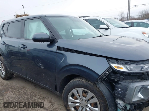2020 Kia Soul LX with VIN KNDJ23AU9L7041630, listed as a IAAI auction lot 41528216 with 1 mi miles. Bid and sale history available at carsss.com. Image 14.