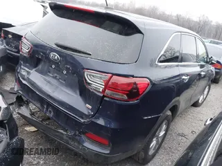 2020 Kia Sorento LX with VIN 5XYPGDA38LG679993, listed as a IAAI auction lot 41575064 with 89,945 mi miles and . Bid and sale history available at DreamBid. Image 4.