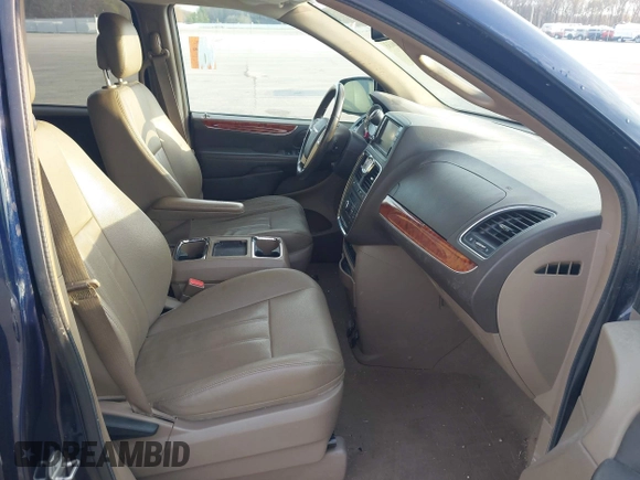2016 Chrysler Town & Country Touring with VIN 2C4RC1BG8GR185588, listed as a IAAI auction lot 41990133 with 153,554 mi miles and . Bid and sale history available at DreamBid. Image 5.