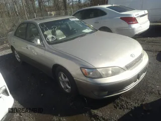 1999 Lexus ES 300 Luxury Sport Sdn with VIN JT8BF28G9X5063856, listed as a IAAI auction lot 38026983 with 279,732 mi miles. Bid and sale history available at carsss.com. Image 1.