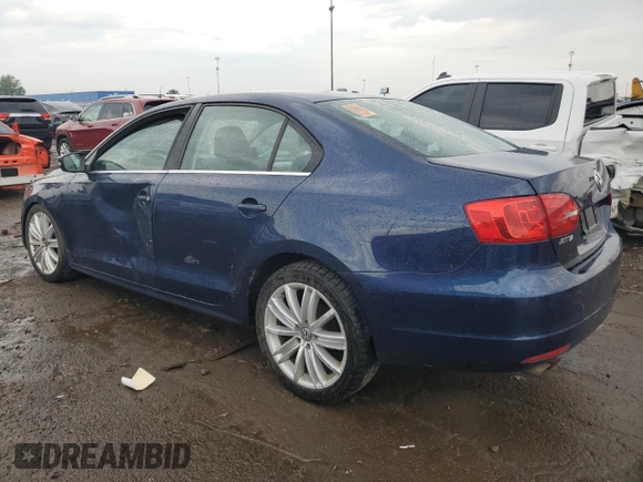 2013 Volkswagen Jetta SE z VIN 3VWDX7AJ3DM443241, wystawiony jako Copart lot #62910875 z przebiegiem 171 337 mil mil oraz Czysty tytuł • Clean title. Historia ofert i sprzedaży dostępna na DreamBid. Obrazek 2.