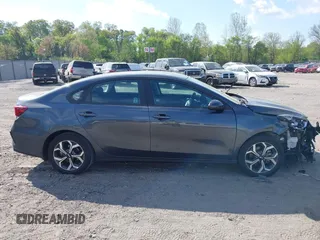 2021 Kia Forte LXS z VIN 3KPF24AD4ME326202, wystawiony jako IAAI lot #42160610 z przebiegiem 63 901 mil mil oraz . Historia ofert i sprzedaży dostępna na DreamBid. Obrazek 14.