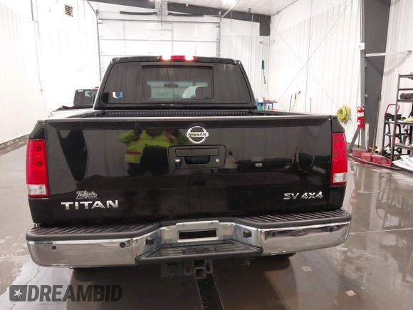 2015 Nissan Titan SV z VIN 1N6AA0EC6FN502962, wystawiony jako IAAI lot #41358935 z przebiegiem 102 204 mil mil oraz . Historia ofert i sprzedaży dostępna na DreamBid. Obrazek 17.
