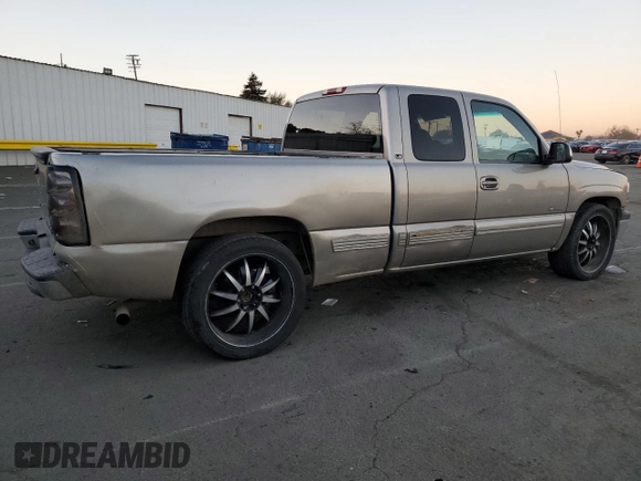 2000 Chevrolet Silverado 1500 LS with VIN 2GCEC19V8Y1321950, listed as a Copart auction lot 89386985 with 260,730 mi miles and Salvage Title. Bid and sale history available at carsss.com. Image 3.
