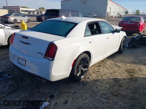 2021 Chrysler 300 with VIN 2C3CCABG1MH595841, listed as a IAAI auction lot 41826140 with 40,417 mi miles. Bid and sale history available at carsss.com. Image 4.