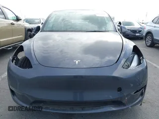 2022 Tesla Model Y Performance with VIN 7SAYGDEF7NF563433, listed as a IAAI auction lot 41713557 with Not Provided miles and . Bid and sale history available at DreamBid. Image 11.