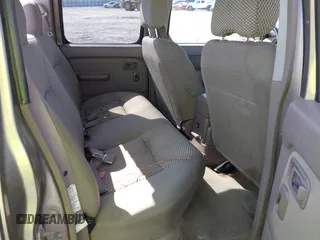 2003 Nissan Frontier SE z VIN 1N6ED29X43C402027, wystawiony jako IAAI lot #42252471 z przebiegiem 104 233 mil mil oraz . Historia ofert i sprzedaży dostępna na DreamBid. Obrazek 8.