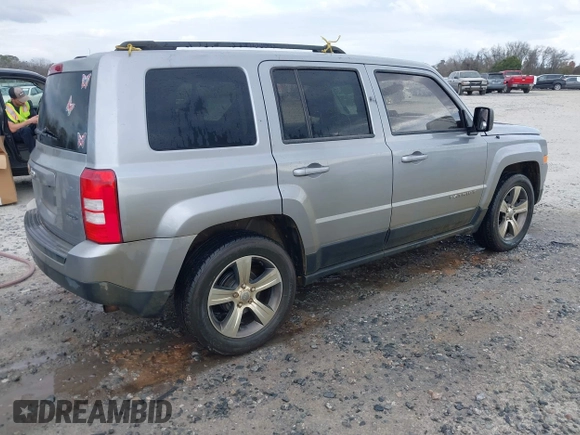 2015 Jeep Patriot High Altitude z VIN 1C4NJPFA2FD185584, wystawiony jako IAAI lot #41714984 z przebiegiem 121 345 mil mil oraz . Historia ofert i sprzedaży dostępna na DreamBid. Obrazek 4.
