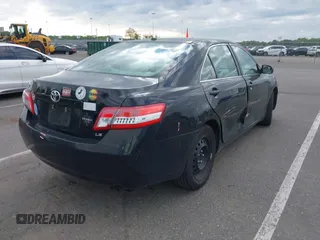2010 Toyota Camry z VIN 4T1BF3EK3AU551502, wystawiony jako IAAI lot #42216721 z przebiegiem 143 695 mil mil oraz . Historia ofert i sprzedaży dostępna na DreamBid. Obrazek 4.