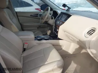 2014 Nissan Pathfinder SV with VIN 5N1AR2MM1EC702655, listed as a IAAI auction lot 41421438 with 178,030 mi miles. Bid and sale history available at carsss.com. Image 5.