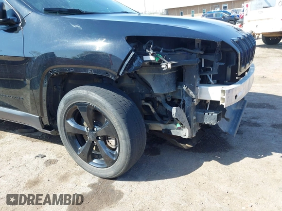 2017 Jeep Cherokee Sport z VIN 1C4PJLAB7HW617014, wystawiony jako IAAI lot #42024427 z przebiegiem 196 968 mil mil oraz . Historia ofert i sprzedaży dostępna na DreamBid. Obrazek 6.