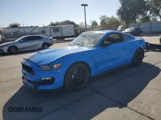 2017 Ford Mustang Shelby GT350 z VIN 1FA6P8JZ5H5522211, wystawiony jako Copart lot #72818134 z przebiegiem Nie podano mil oraz Szkody całkowita. Historia ofert i sprzedaży dostępna na DreamBid. Obrazek 1.